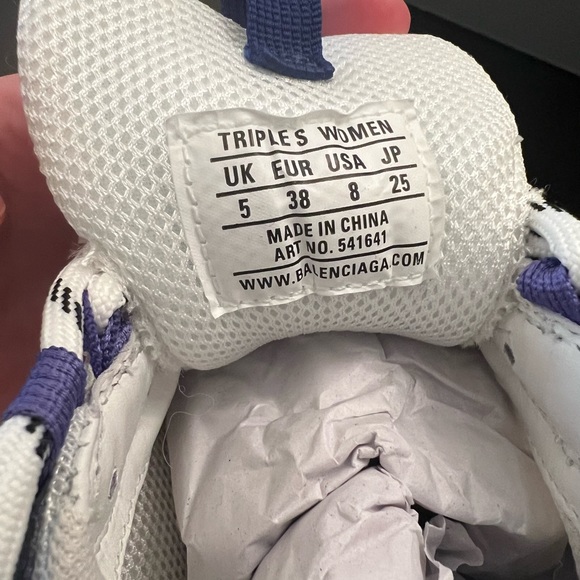 NEW Balenciaga Triple S Sneakers Women's Size 8 US/38 European - Picture 4 of 8